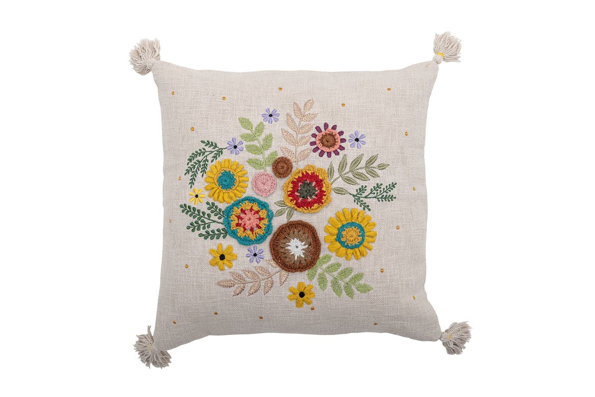 Decorative Cushion Alba – Embroidered Floral Motif in Natural Tone
