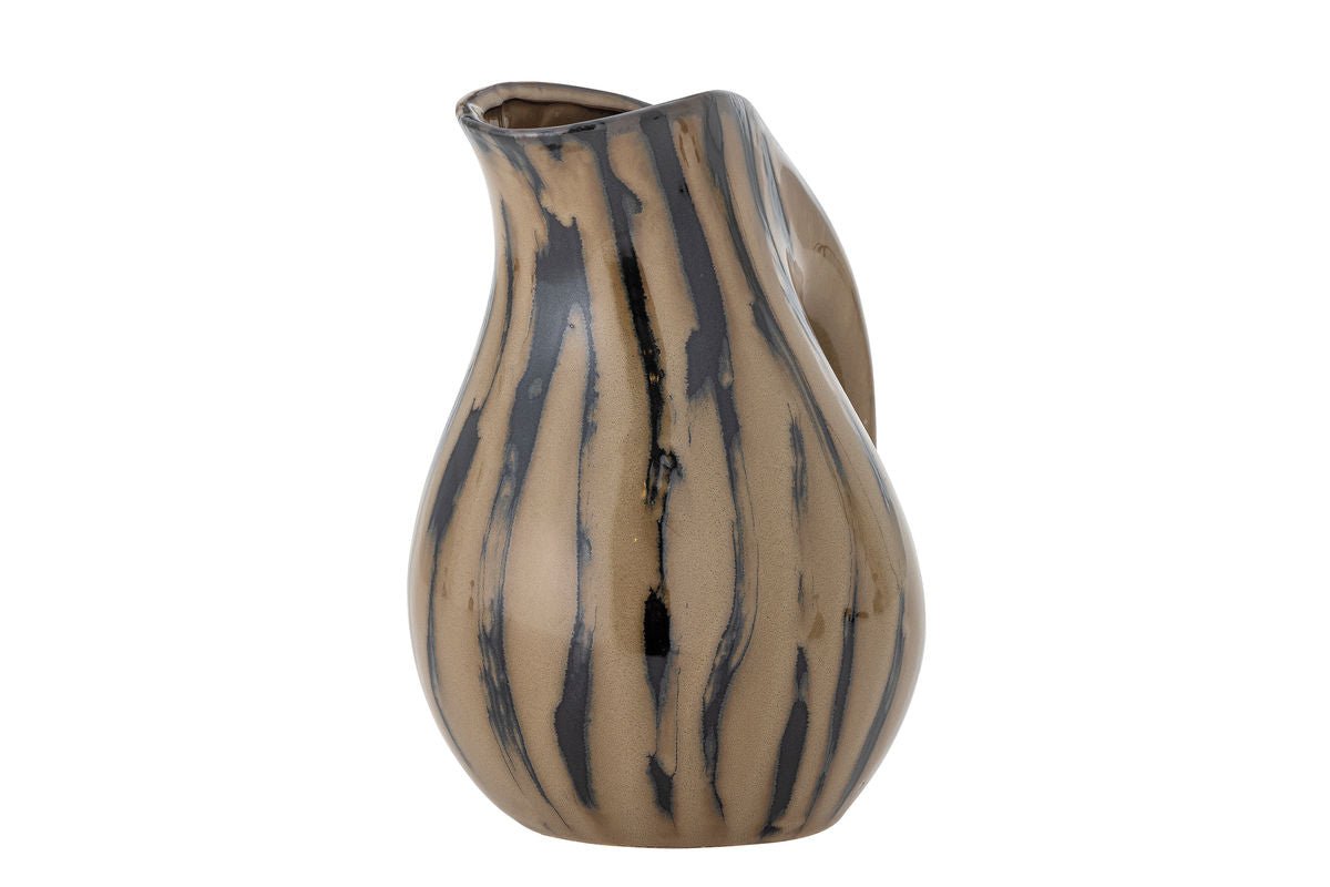 Krug Soren – Stoneware with reactive glaze in Brown