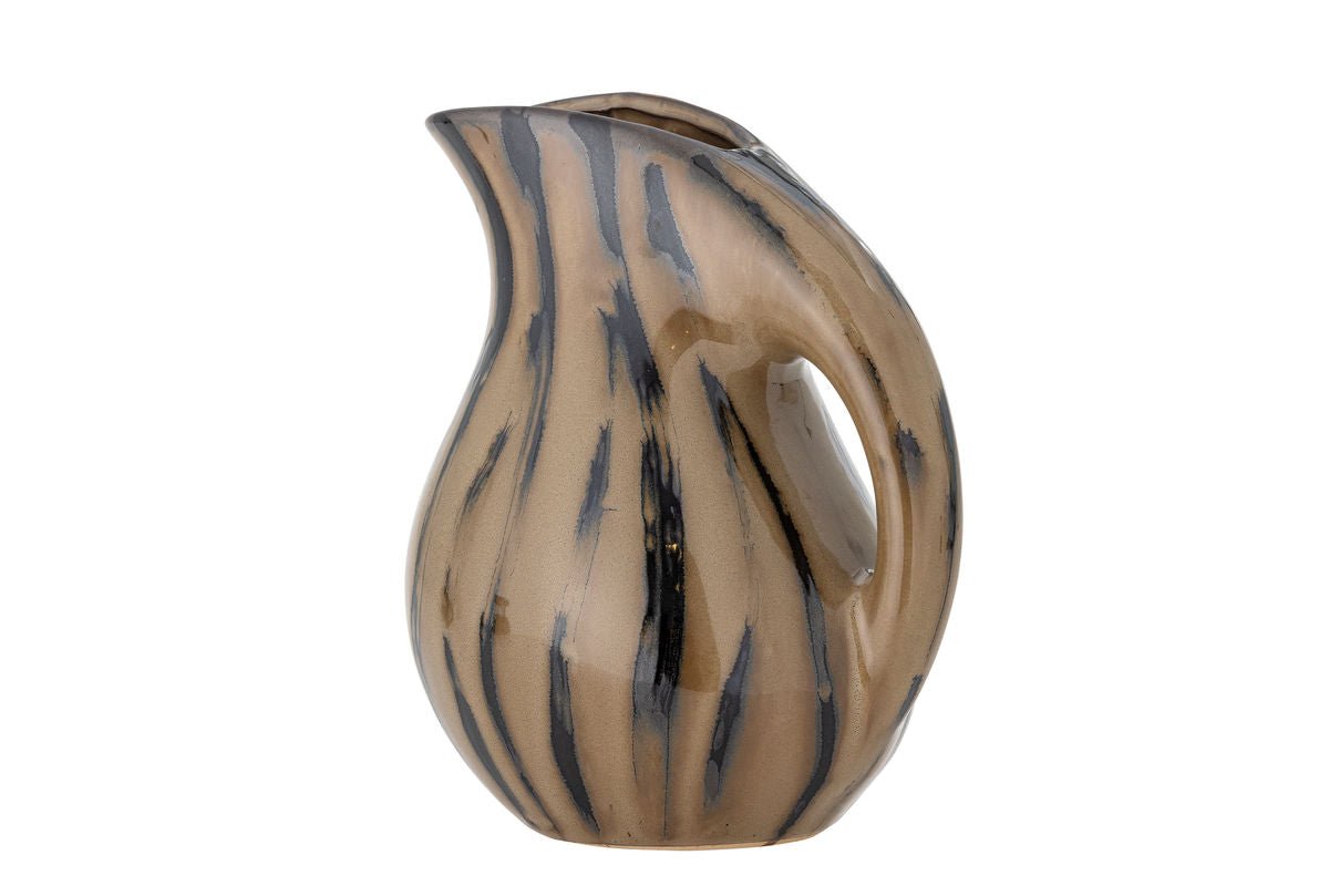 Krug Soren – Stoneware with reactive glaze in Brown