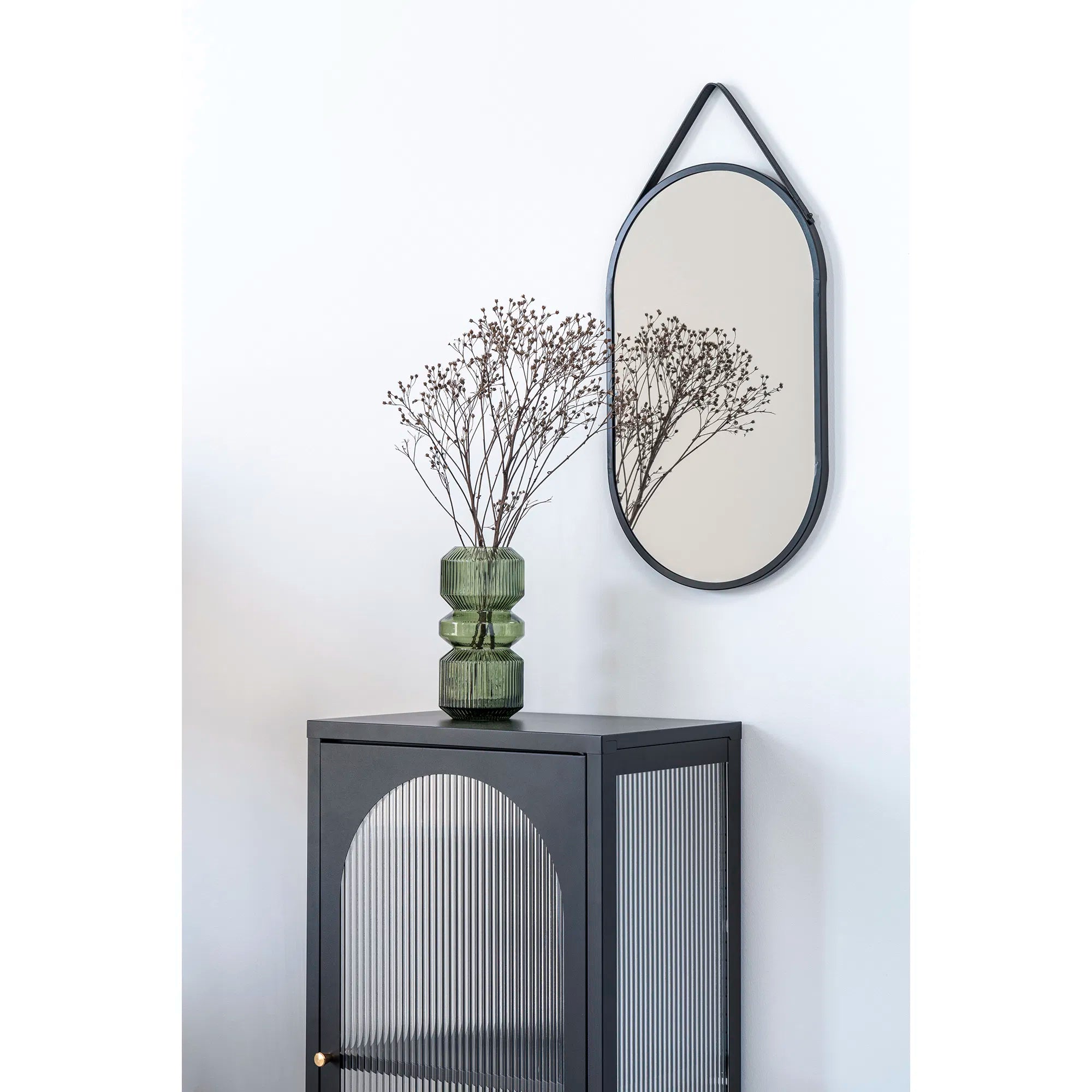 Spiegel Levanto – Hanging mirror with black frame (35×60 cm)