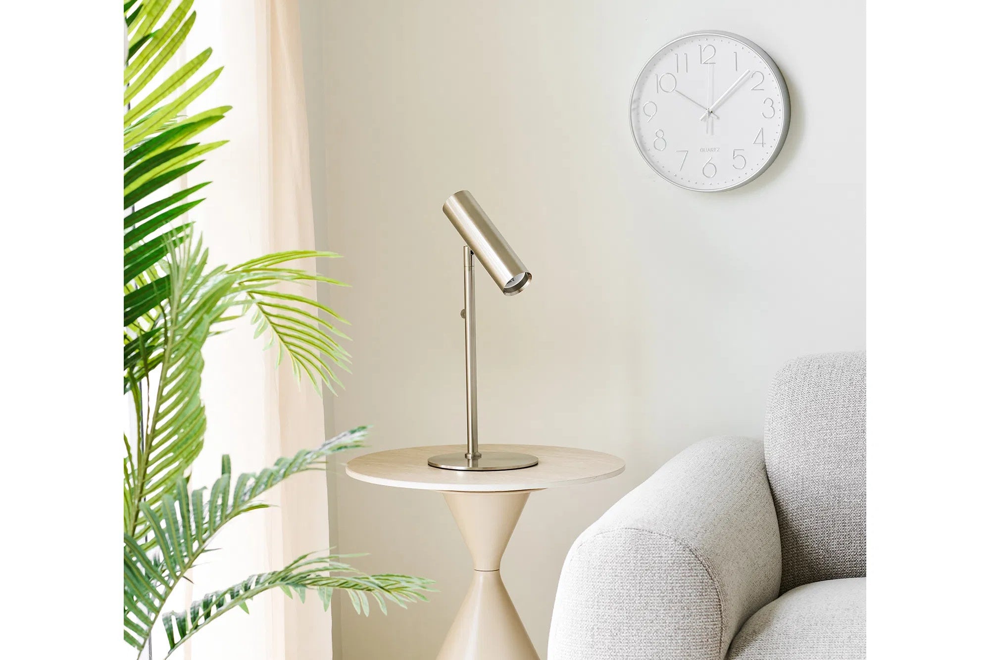 Wall clock Osmirea - quiet with silver finish