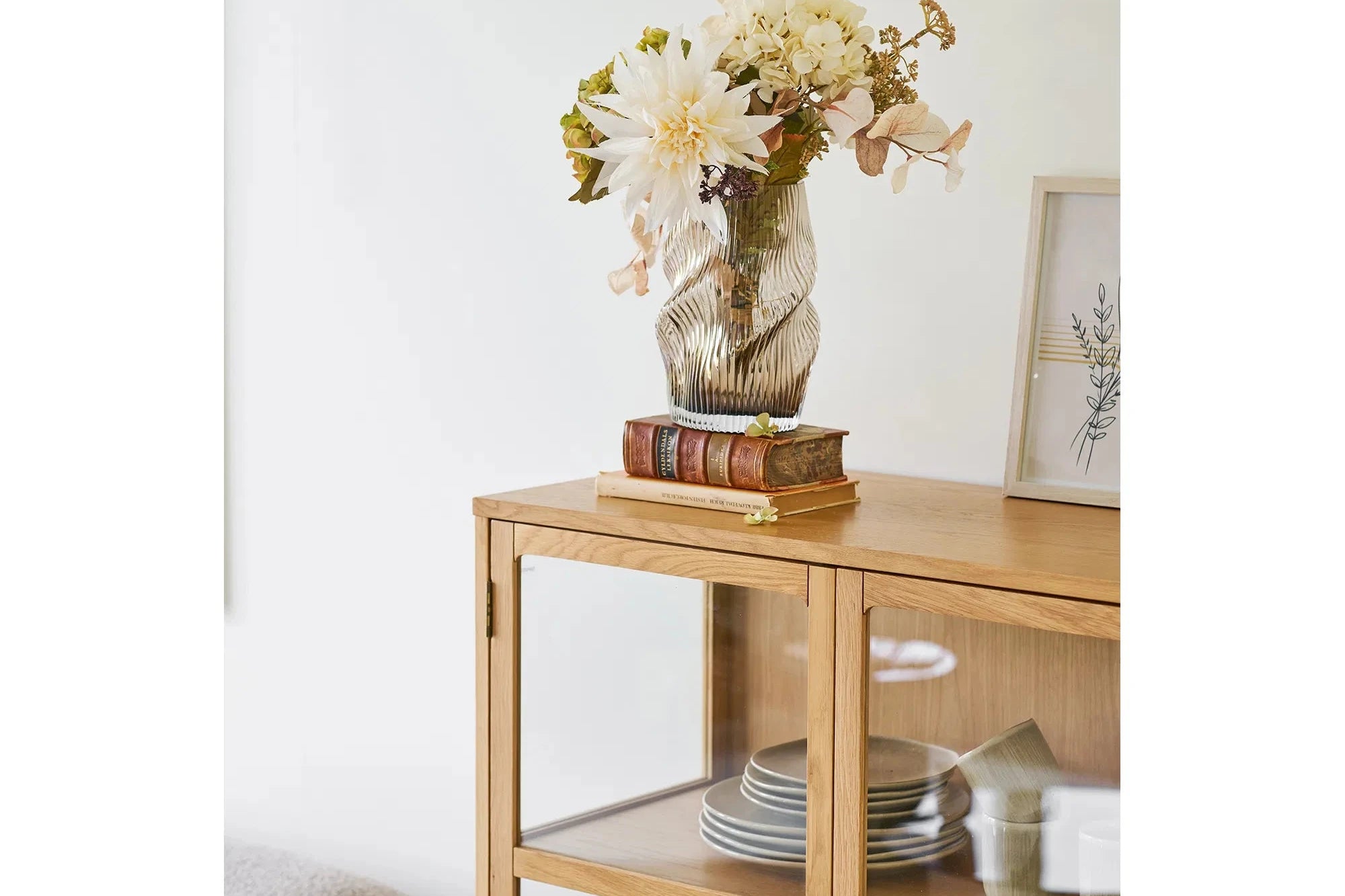 Vase Salmira - elegant glass vase in brown