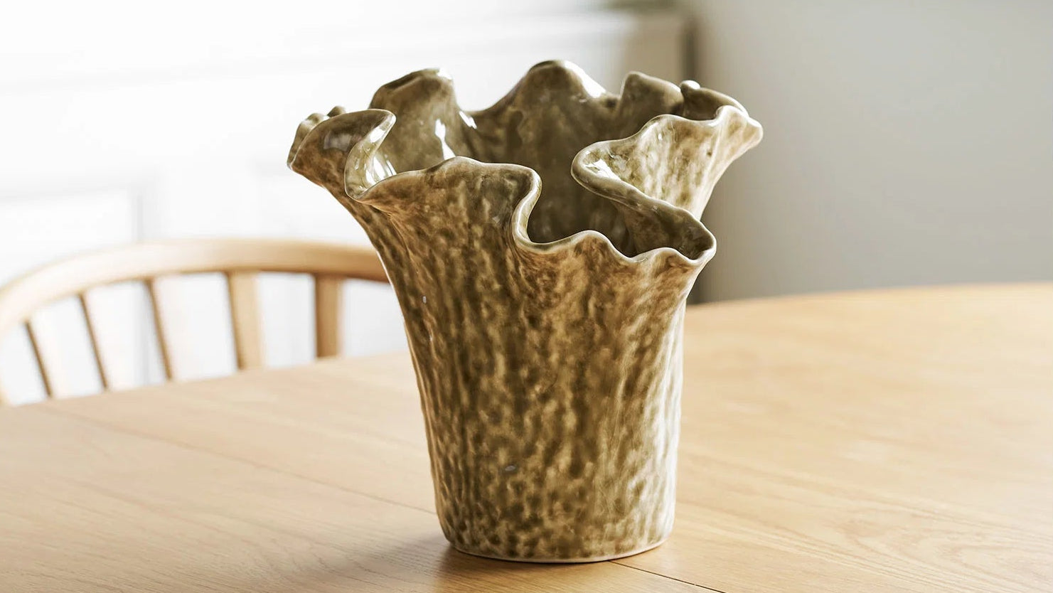 Dune Vase - made of ceramic in a warm sand tone