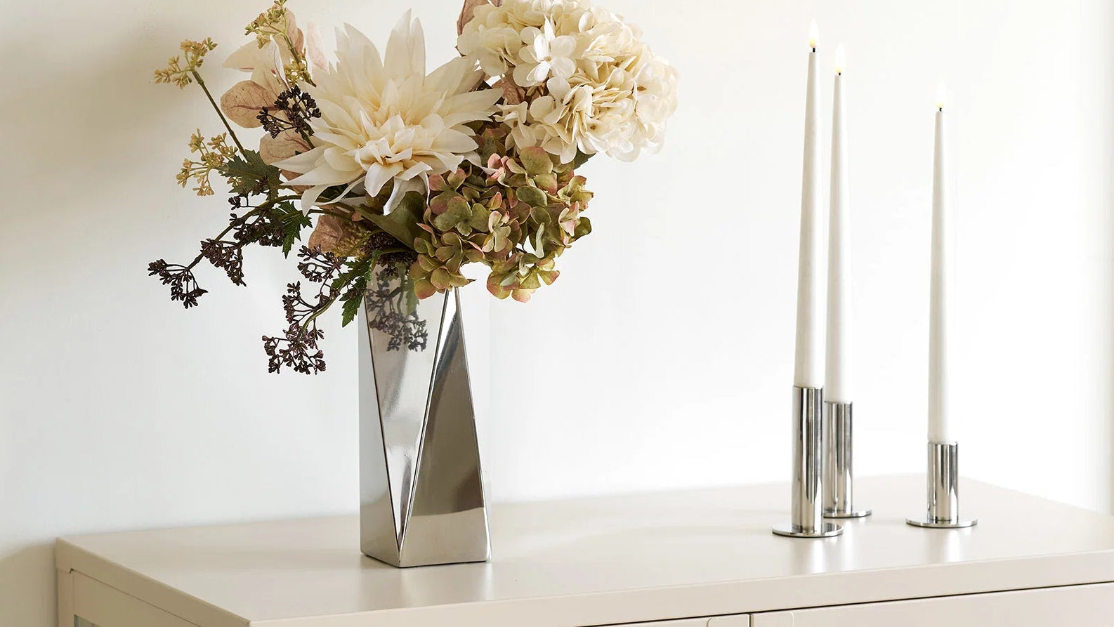 Samy vase - made of high-quality steel