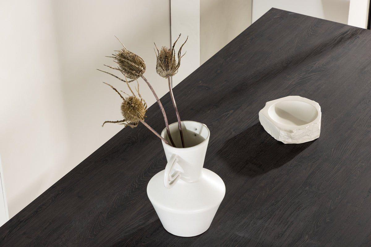 Dining table Koru - with spacious tabletop in oak look