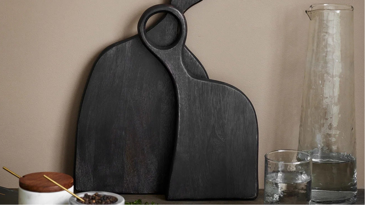 Set of 2 Luvre cutting boards - made of acacia wood