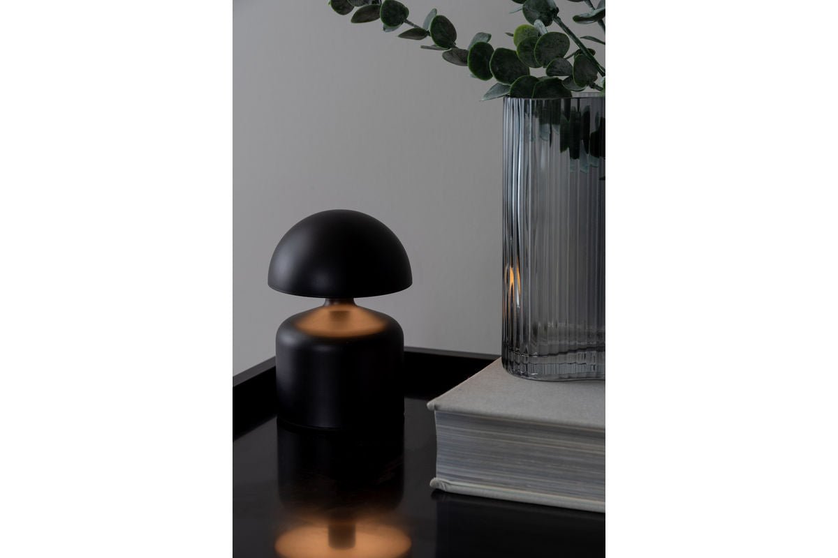 Table Lamp Budapest - Designer Lamp Made of Iron with LED