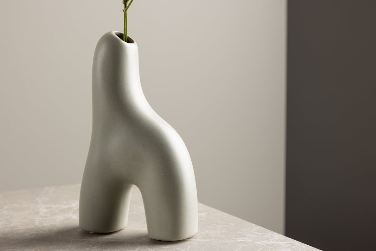 Vase Noara 16 cm – Sculptural design object made of stoneware