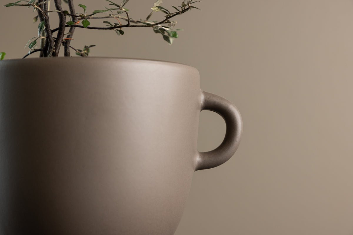 Flowerpot Sylva - in brown tone with small handles