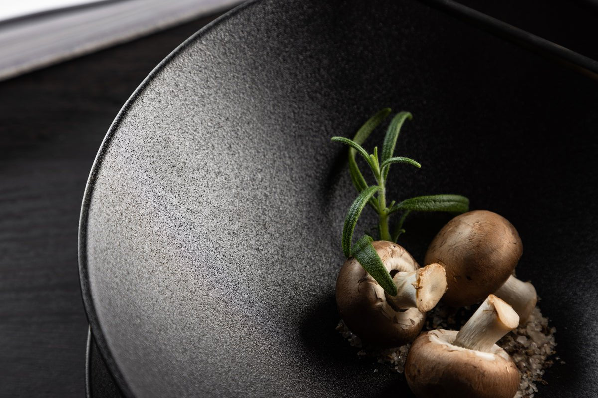 Bowls Black Swan - 2-piece set made of black porcelain