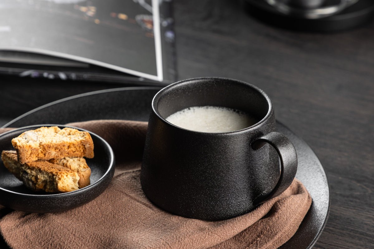 Coffee cups Black Swan - set of 2 made of black porcelain