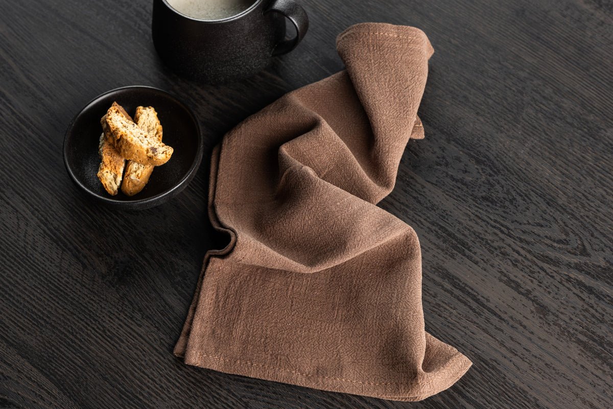 Napkins Mira - Dark Brown, 2-piece set made of viscose-linen blend