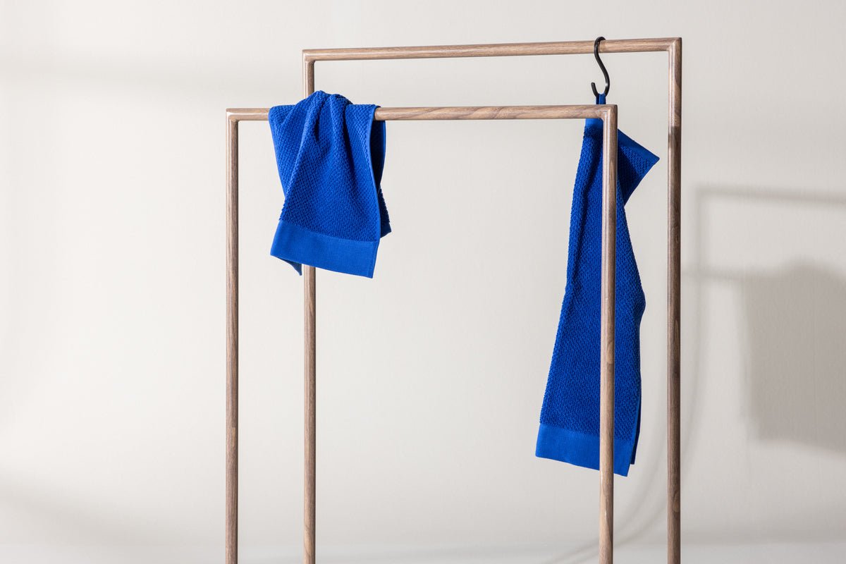 Wardrobe Fioran – Minimalist Clothes Rack in Mocca Wood Look