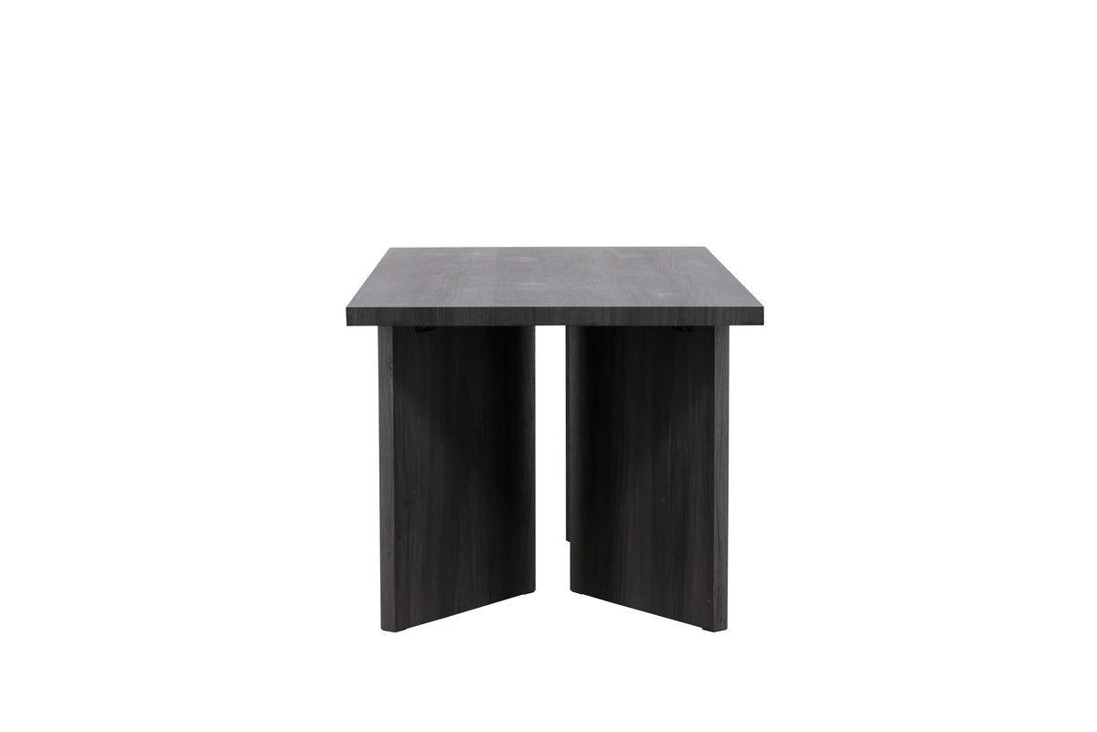 Dining table Nuvira - a rectangular table for family and friends