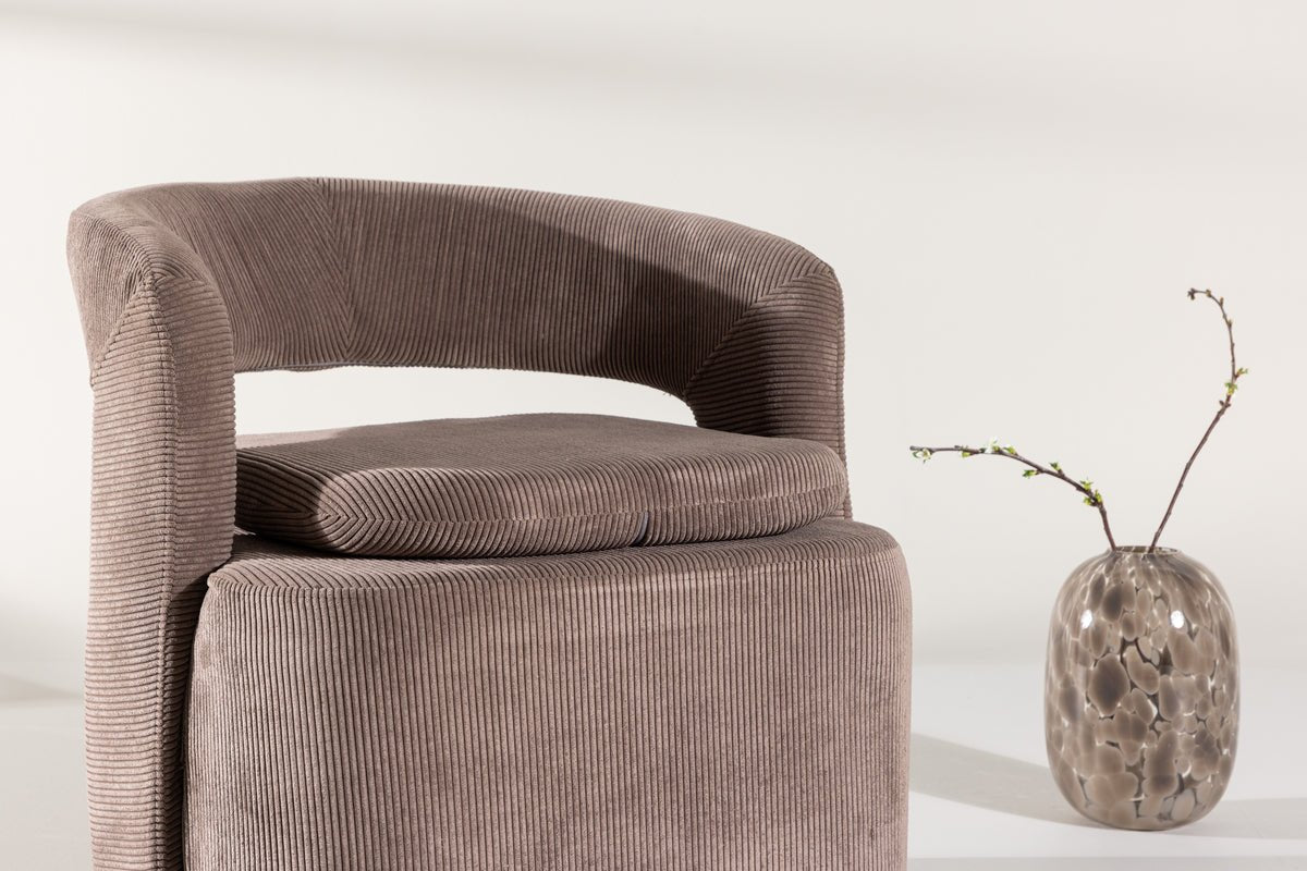 Armchair Velina - with brown polyester Manchester fabric