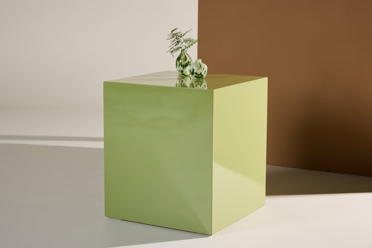 Coffee table/side table Nivara – cube with extraordinary appearance