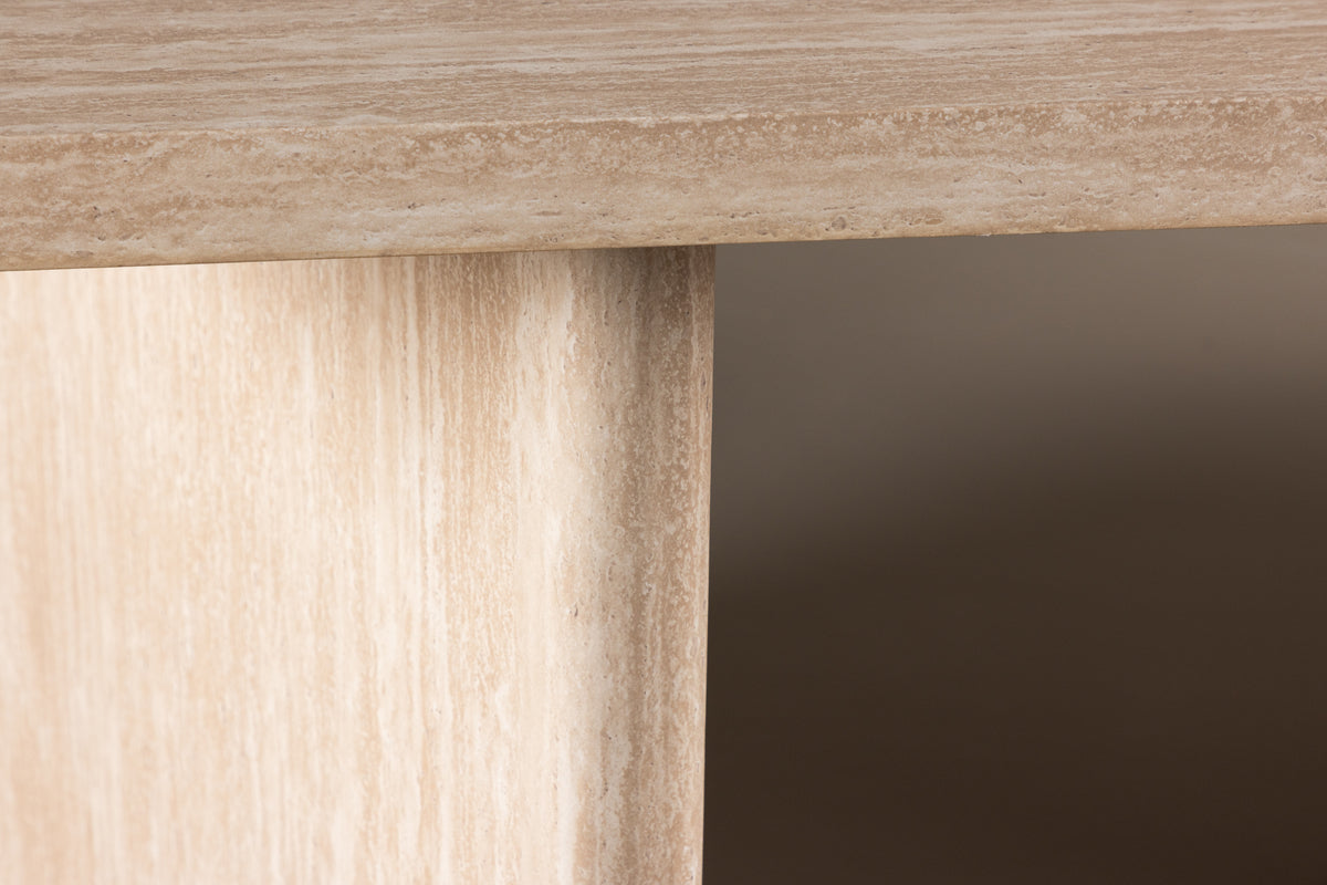 Dining table Alenya - with clear design language and generous tabletop