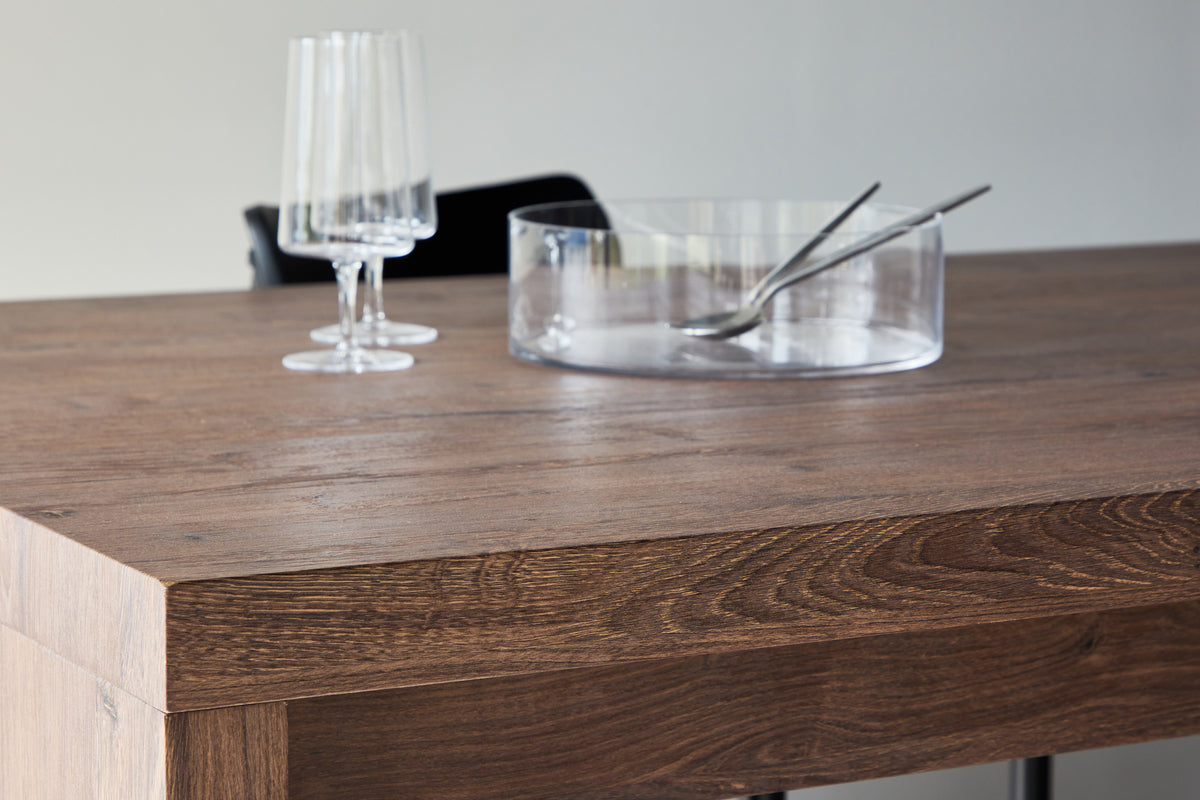 Esstisch Noosa - ein rechteckiger Esstisch in einem sanften Mocca-Ton