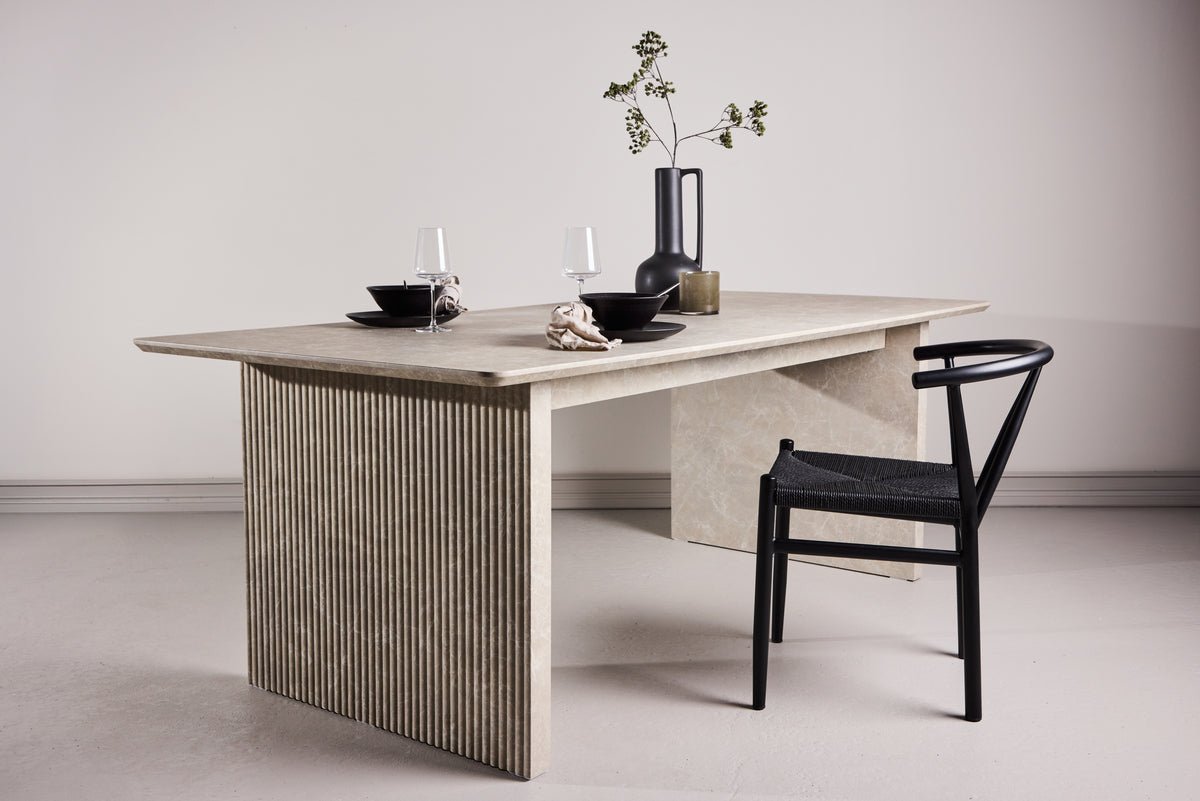 Dining table Takahe - in beige marble look