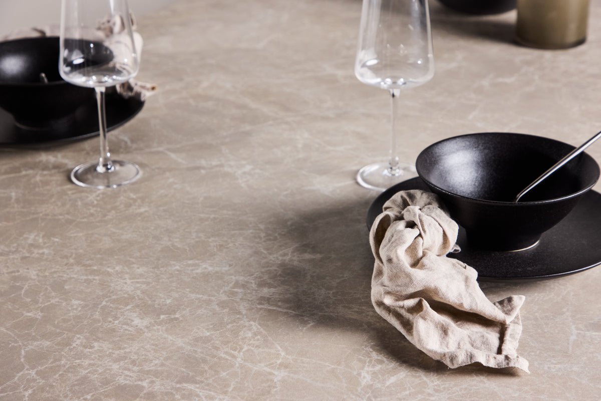 Dining table Takahe - in beige marble look