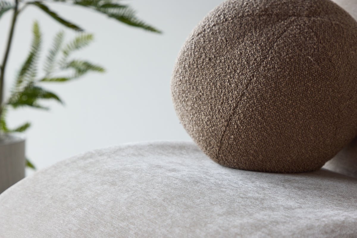 Armchair Railey - with frame made of rubberwood