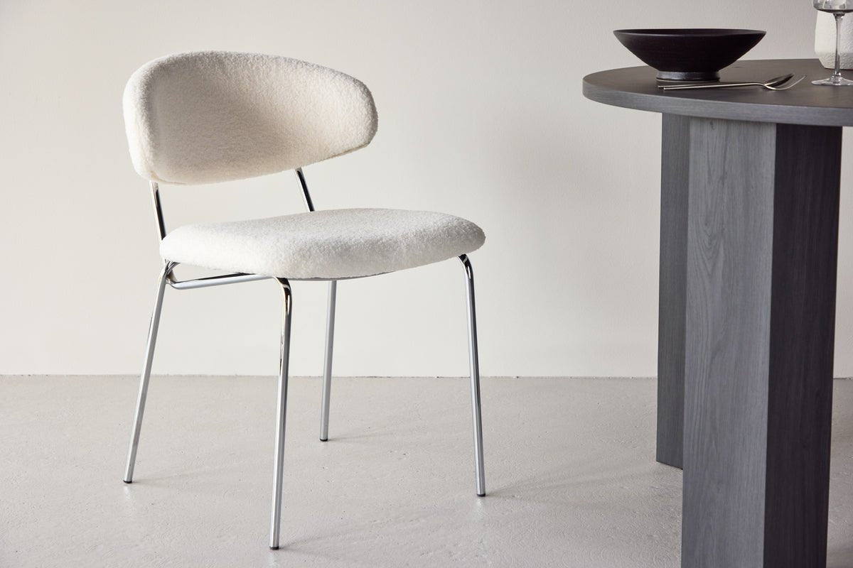 2-piece set - Seville chair with bouclé upholstery for warmth and texture