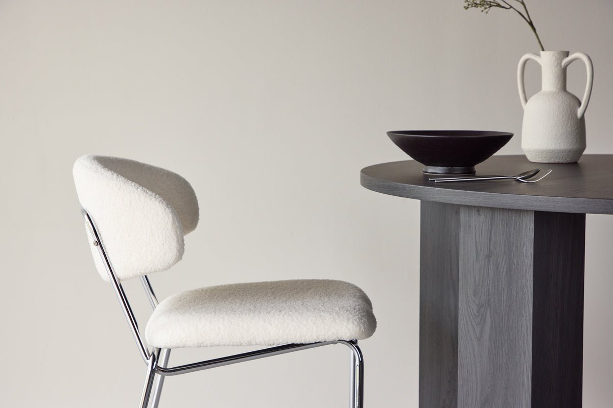 2-piece set - Seville chair with bouclé upholstery for warmth and texture