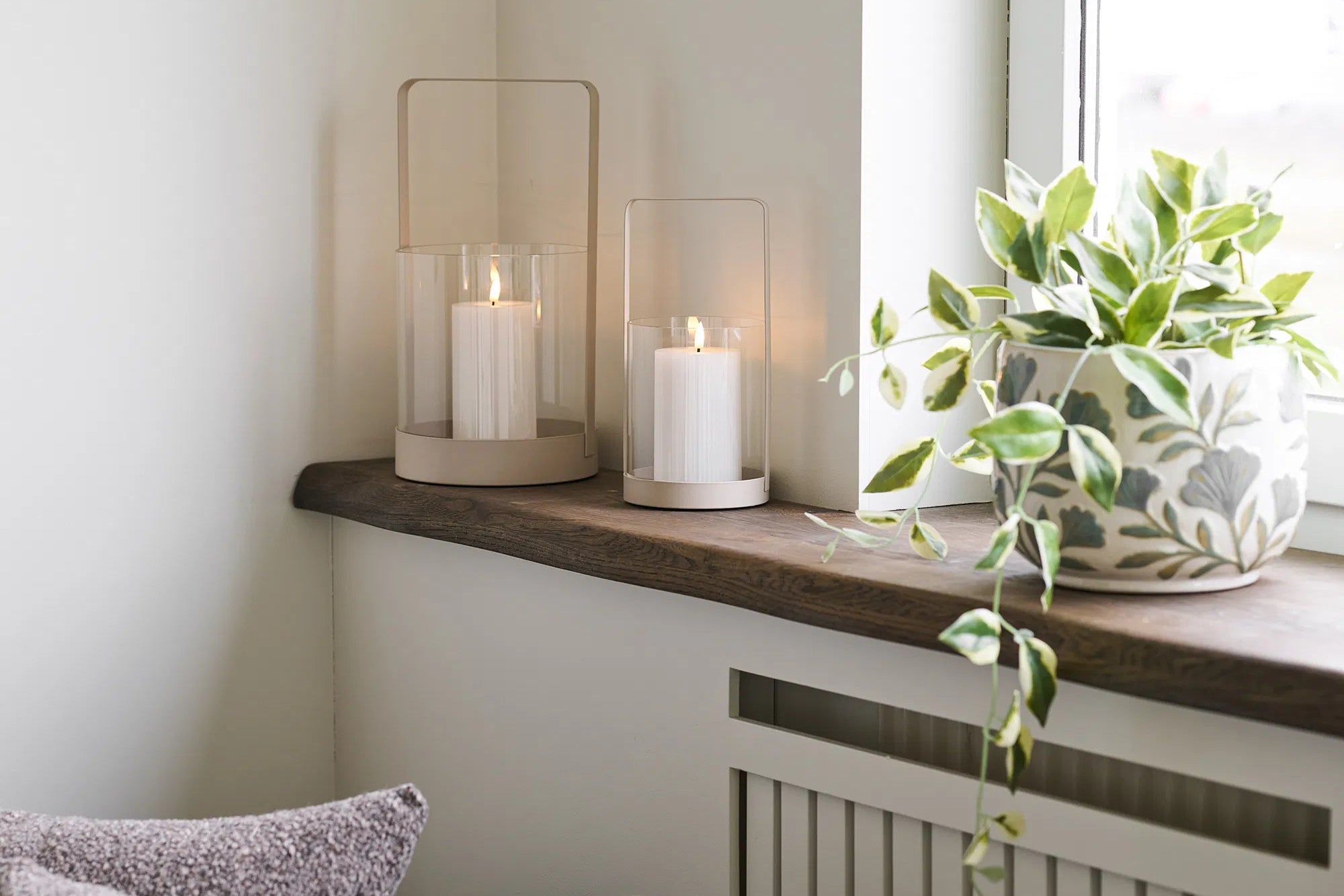 Candle Holder Narviona – Made of Metal and Glass (Set of 2)