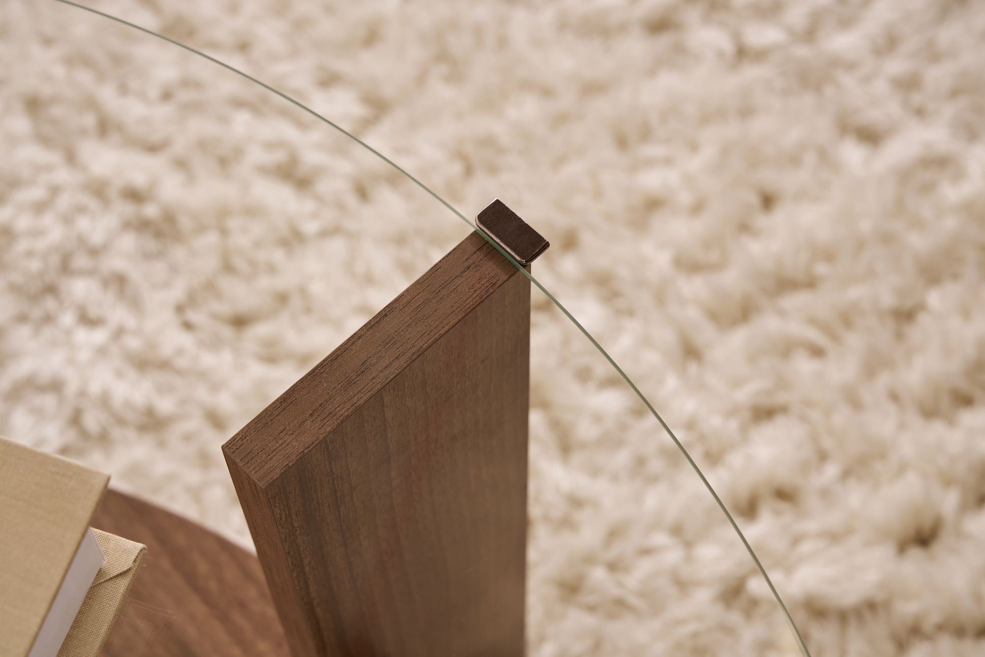 Coffee Table Davira - with Round Glass Top and Wood Finish