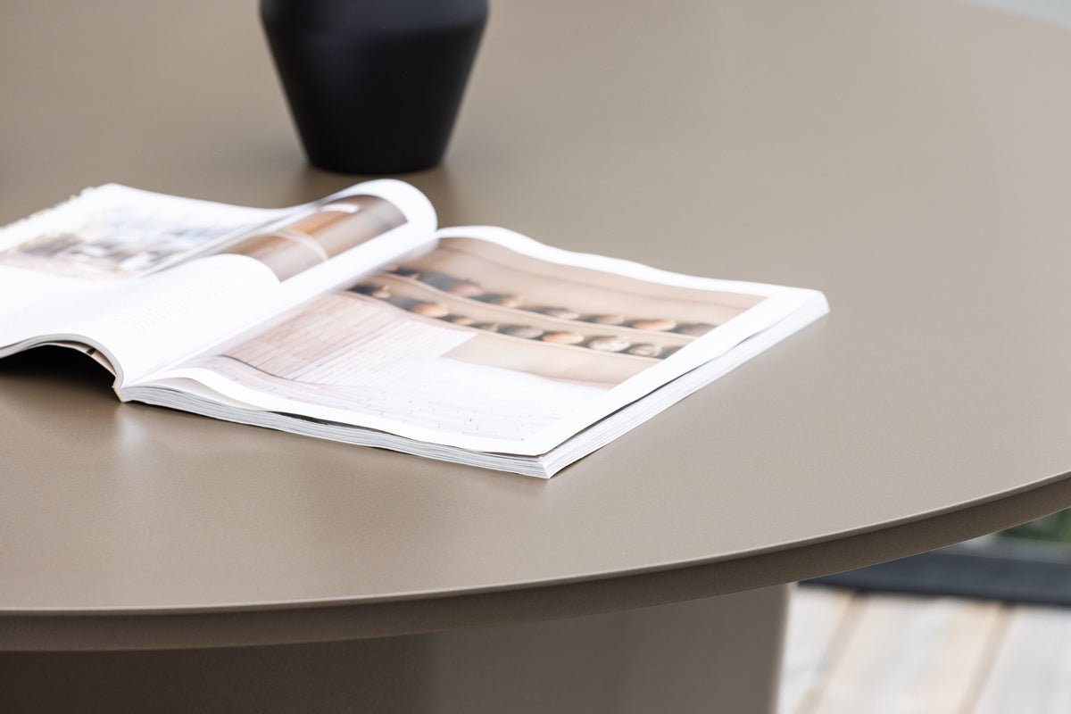 Garden Dining Table Calma - Ø 120cm made of brown aluminum