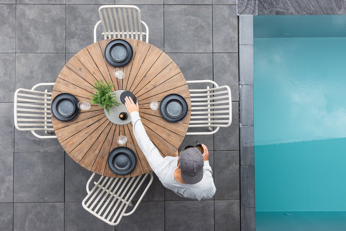 Garden Dining Table Rose - Ø 140cm made of brown Acacia wood