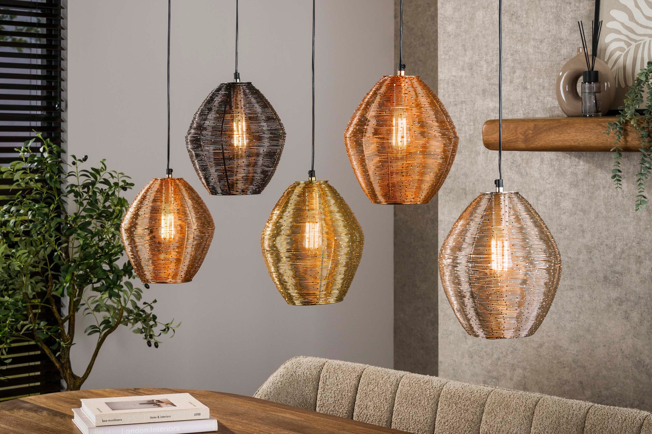 Pendelleuchte „Sereno“ – in der Metall-Farbkombination Schwarznickel, Chrom, Messing und Kupfer