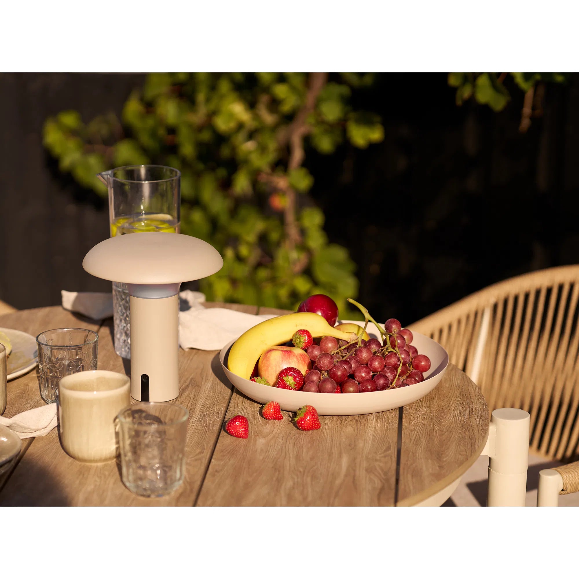 Garten Beistelltisch Ylvorin - elegantes Design in Beige mit Holz