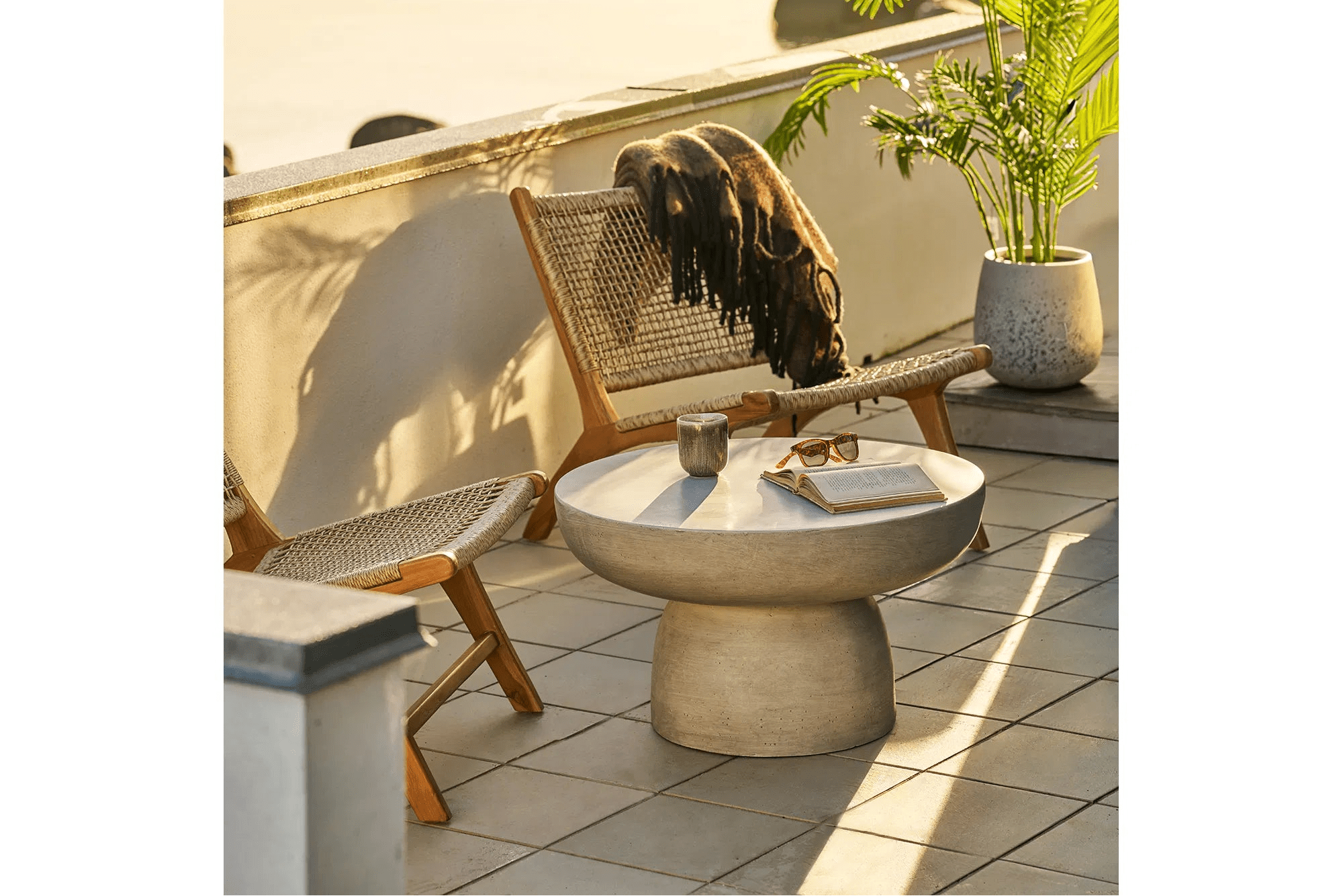 Garden Side Table Fjandria - a genuine eye-catcher in Gray