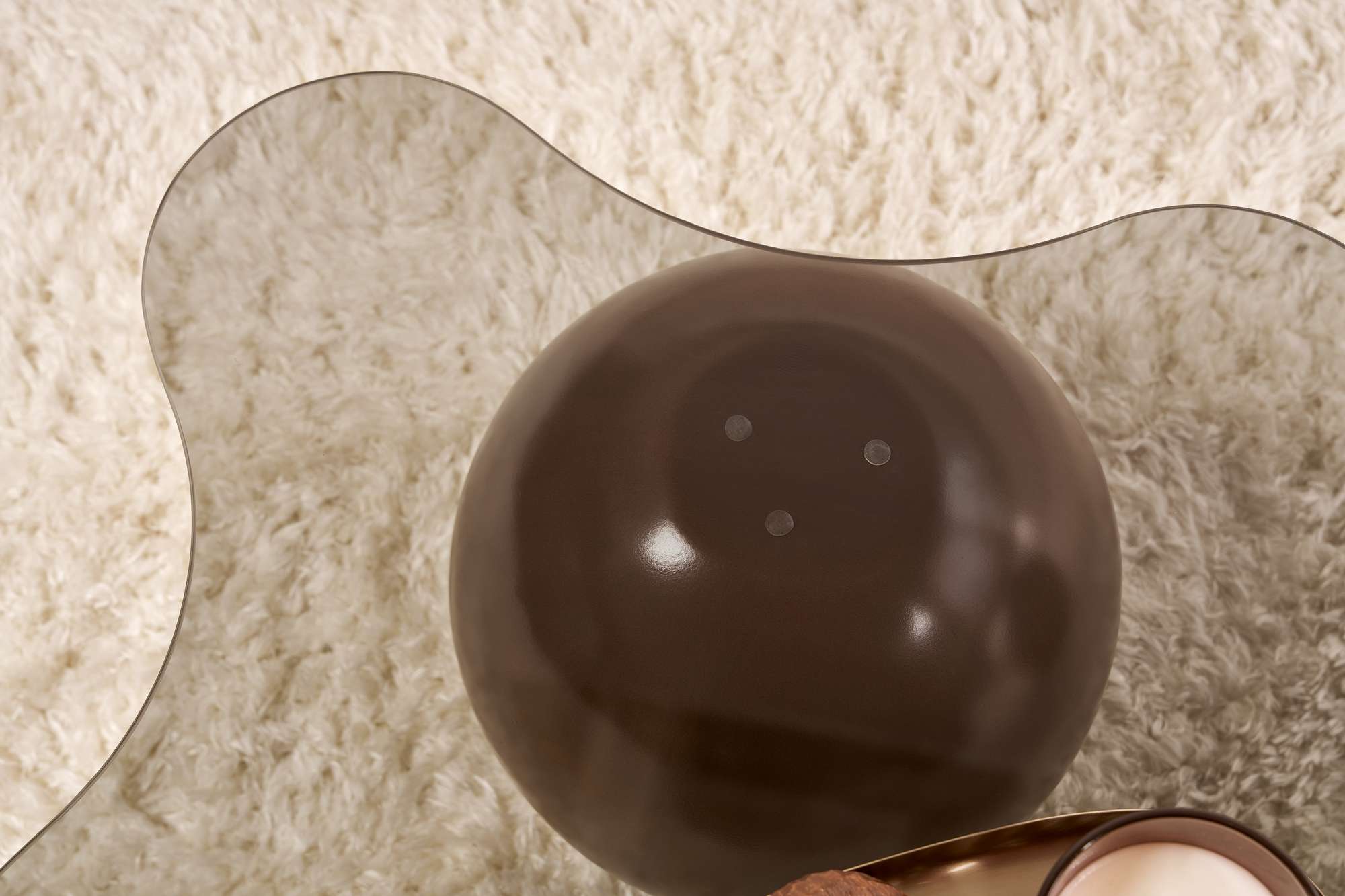 Coffee Table Trevano - Tempered Glass Tabletop with Wave Silhouette