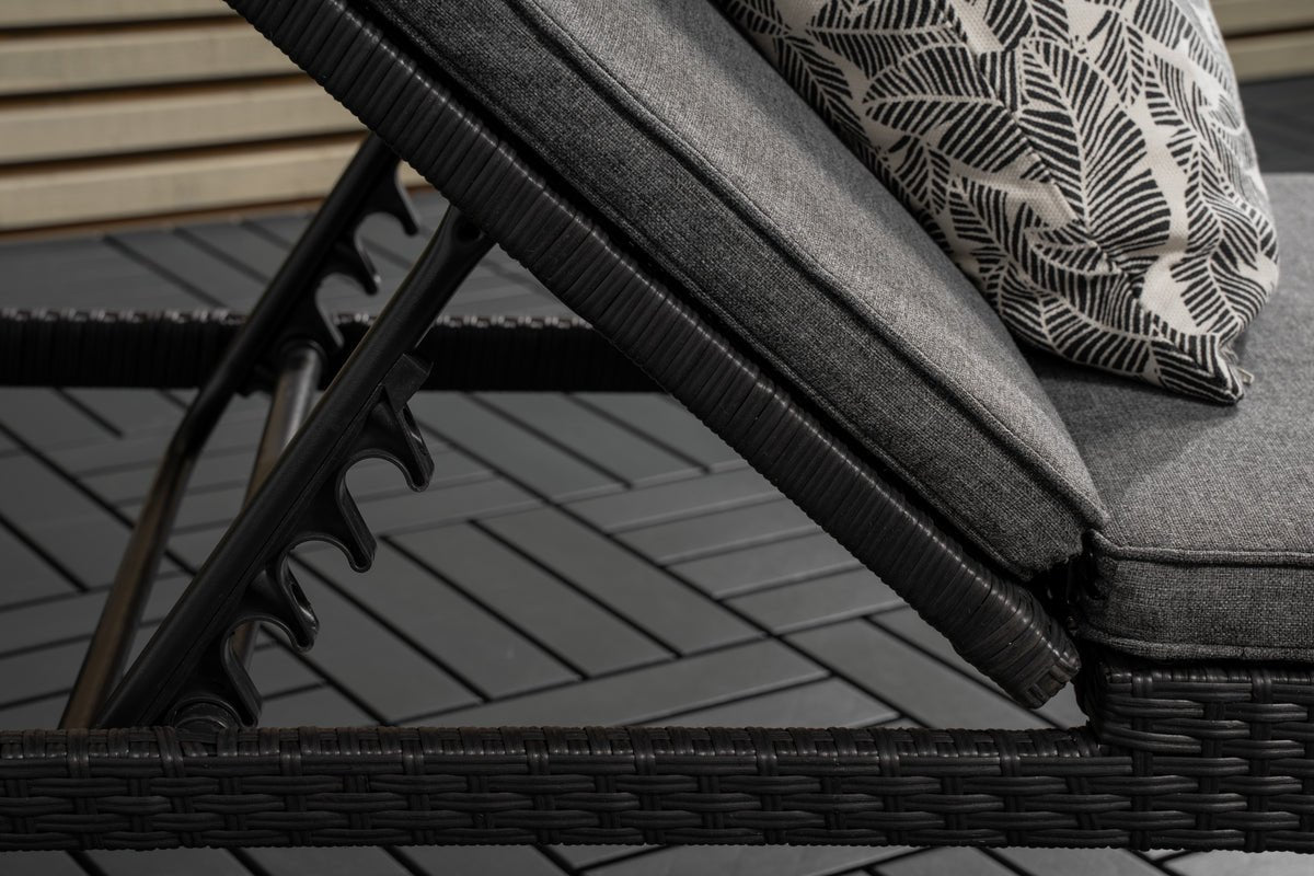 Garden Sun Lounger Irina - made of Rattan