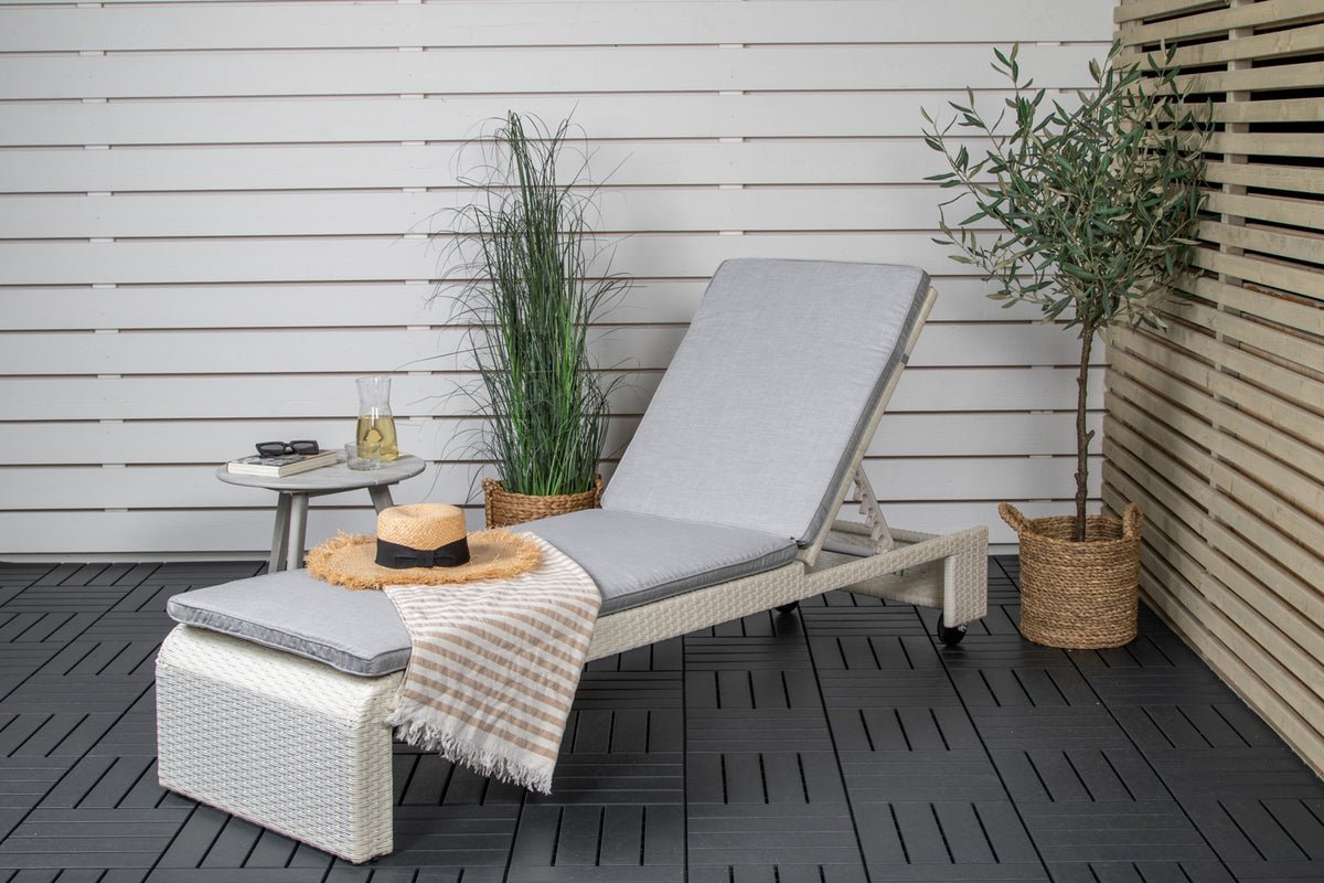 Garden Sun Lounger Irina - made of Rattan