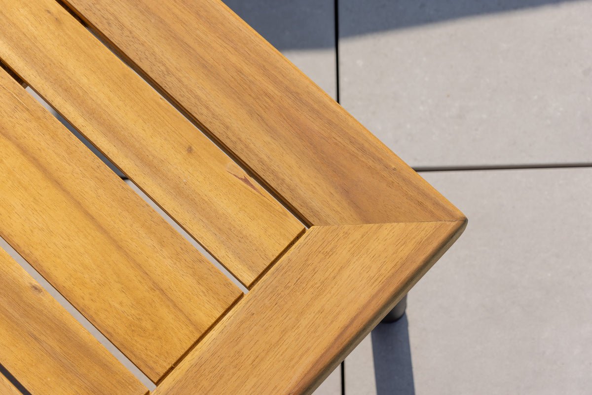 Garten Loungeset Malina – mit Holzdetails, geflochtenem Seil & grauen Kissen