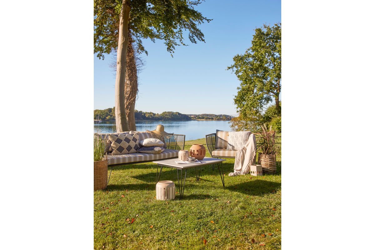 Garten-Couchtisch Sovar – Fibercement in Grau mit Metallgestell