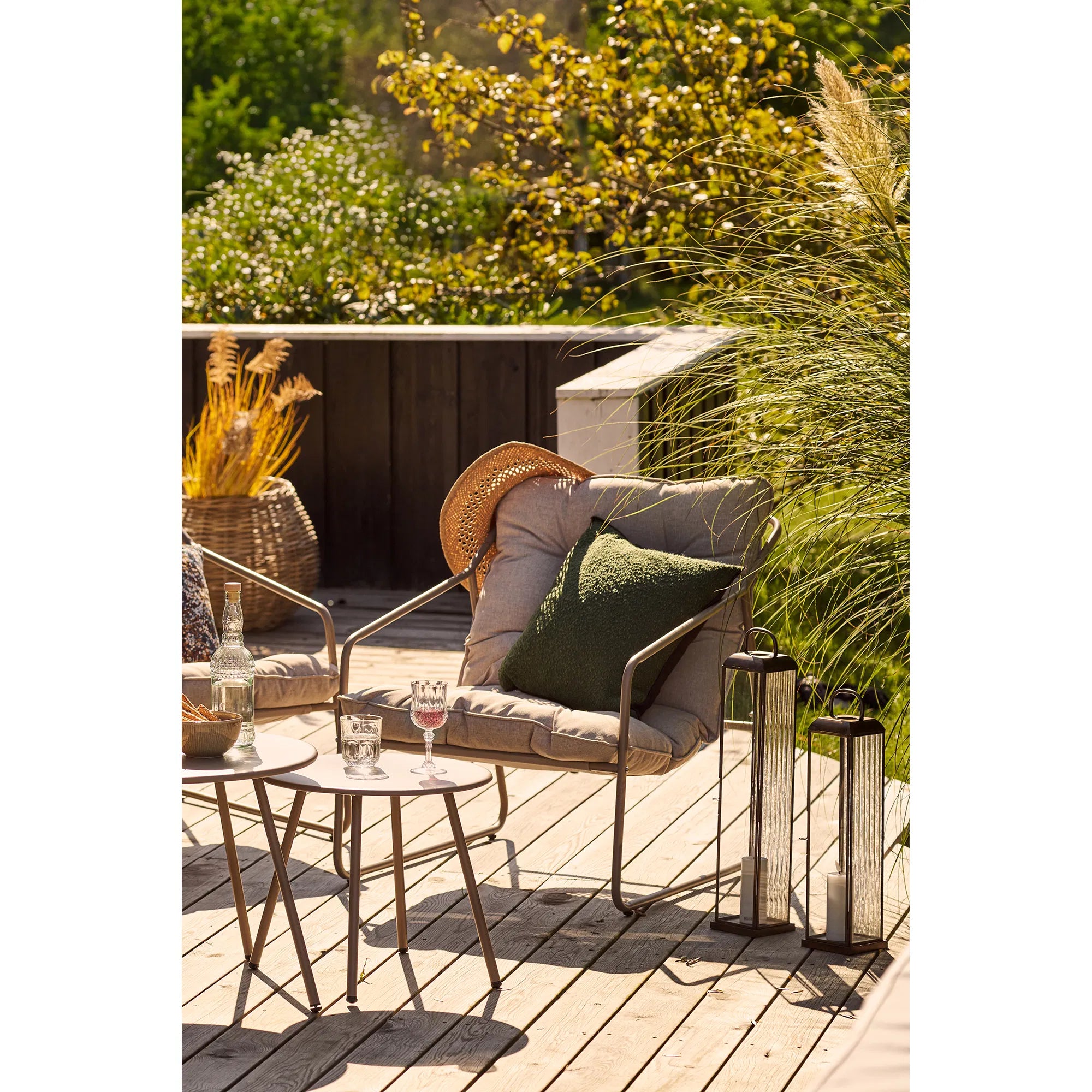 Garten Lounge Set Sandira – mit Stahlgestell in Sand und dicken Sitzpolstern