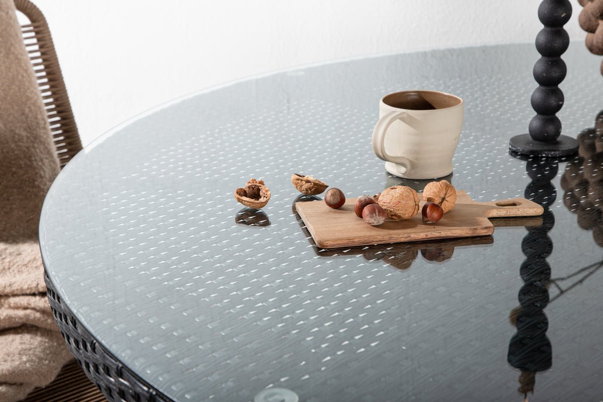 Gartentisch Eluno - das moderne Design schafft eine gemütliche Atmosphäre