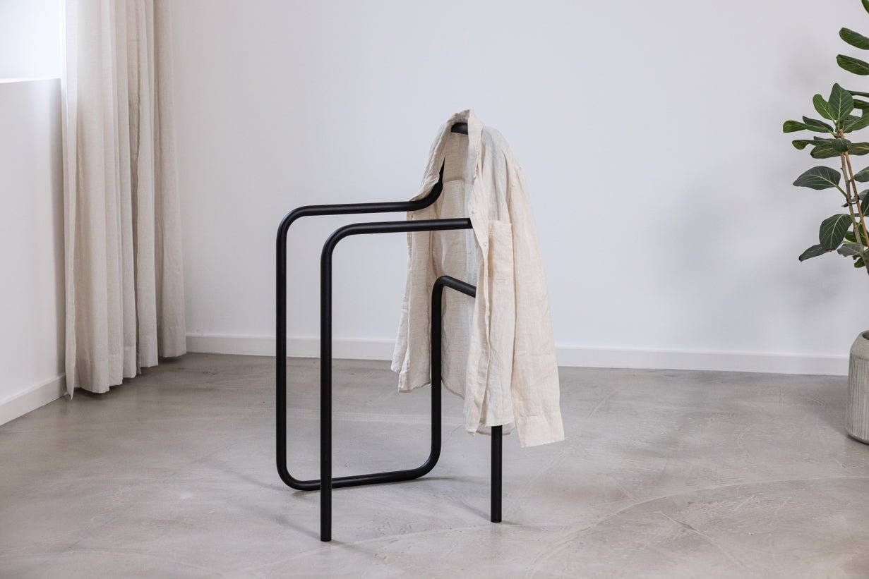 Wardrobe James – Minimalist valet stand in chair design