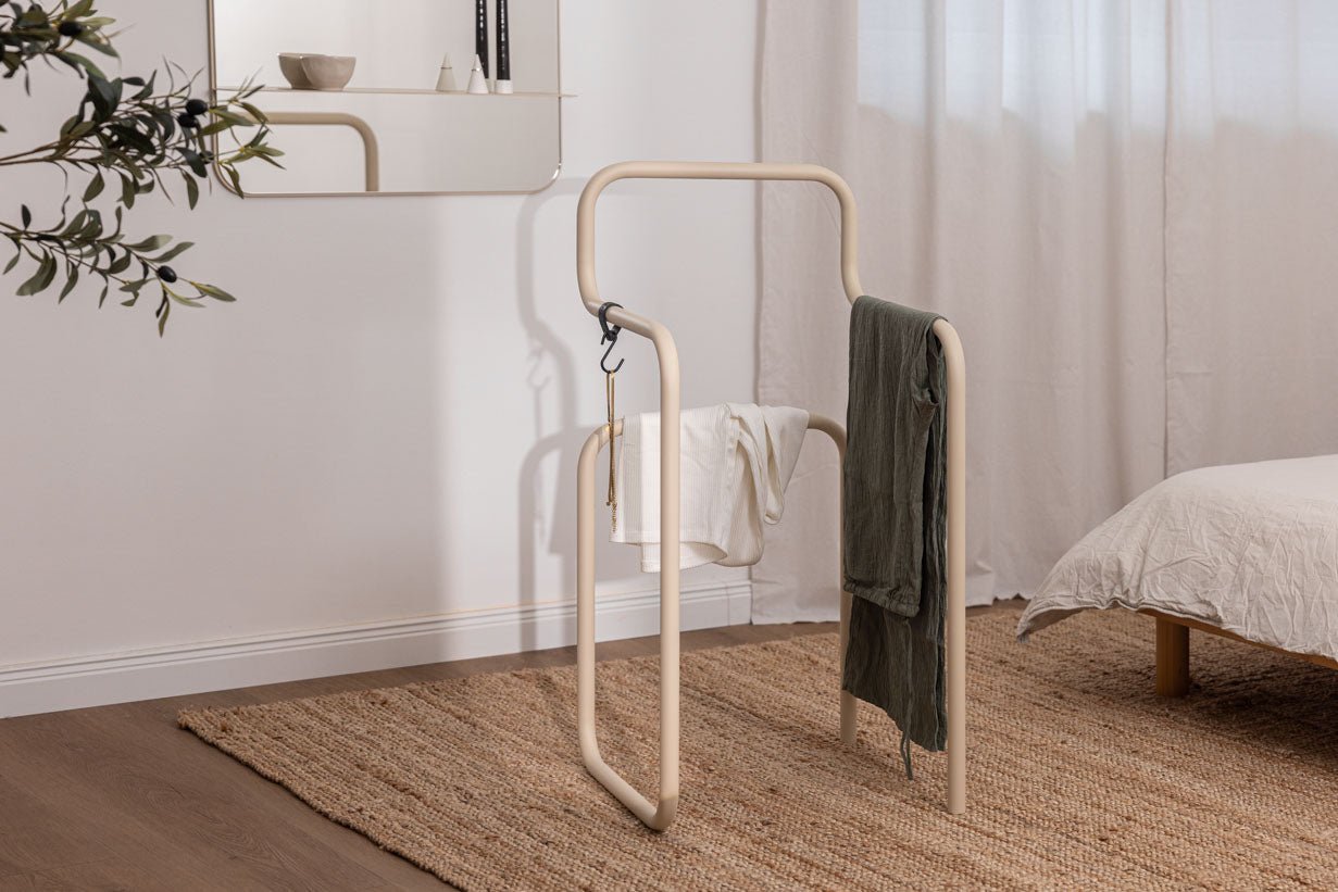 Wardrobe James – Minimalist valet stand in chair design