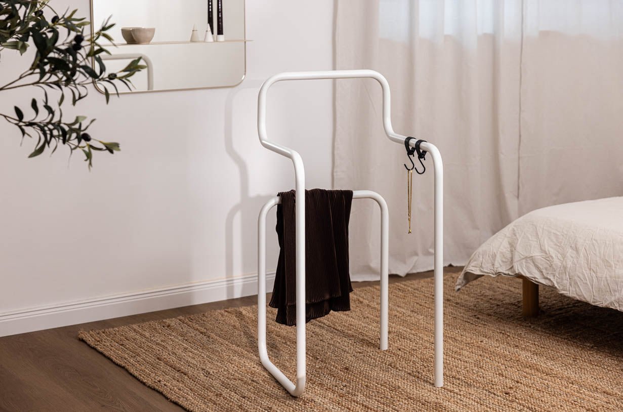 Wardrobe James – Minimalist valet stand in chair design