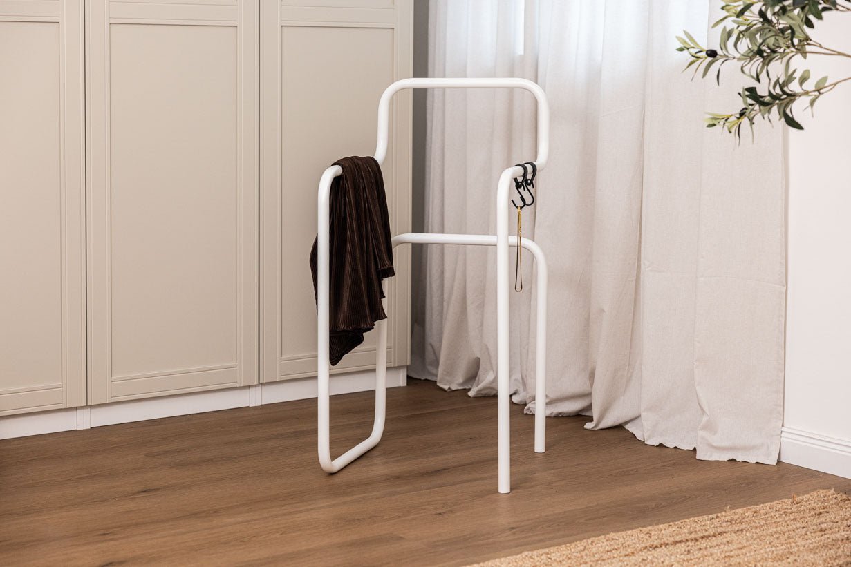 Wardrobe James – Minimalist valet stand in chair design