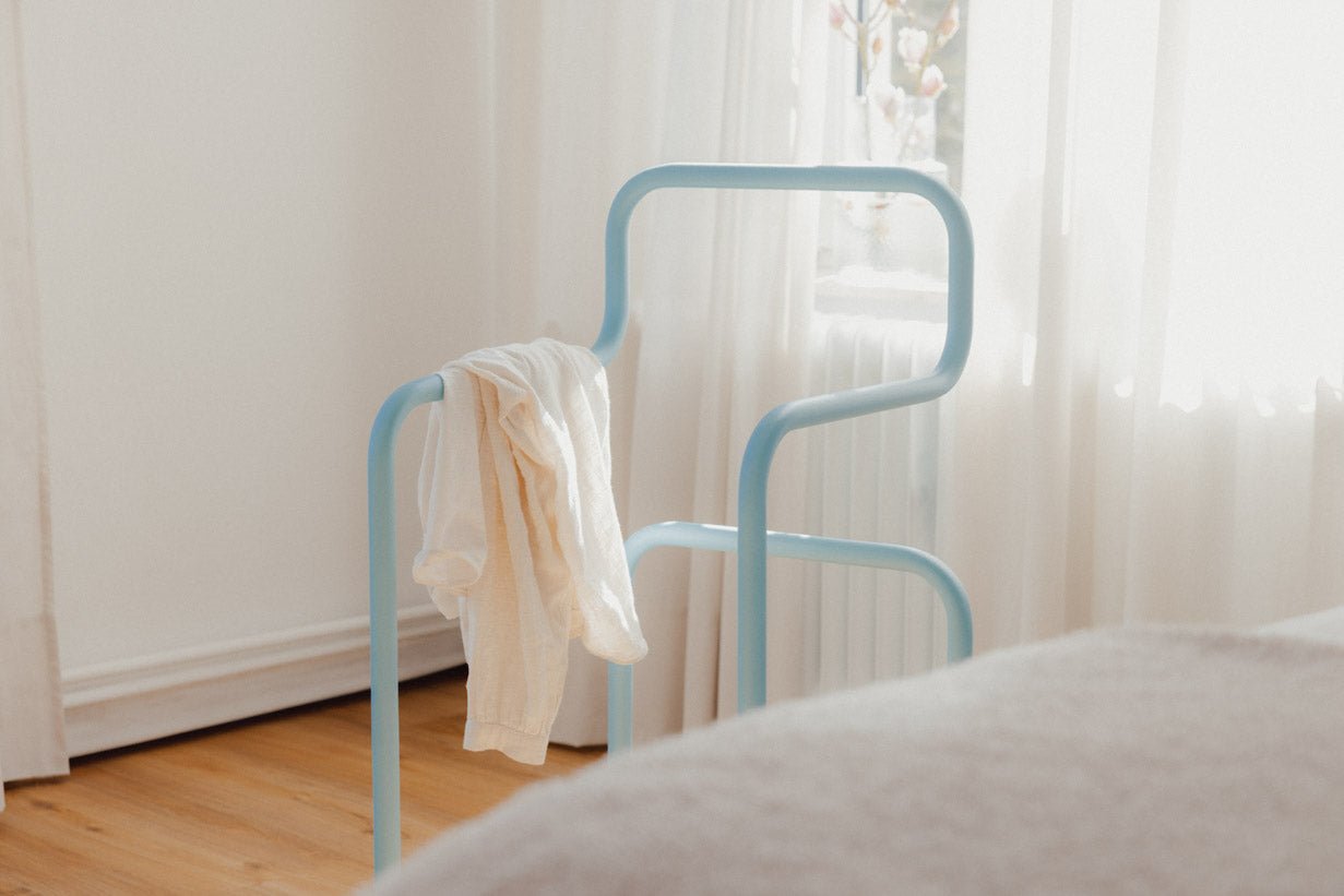 Wardrobe James – Minimalist valet stand in chair design