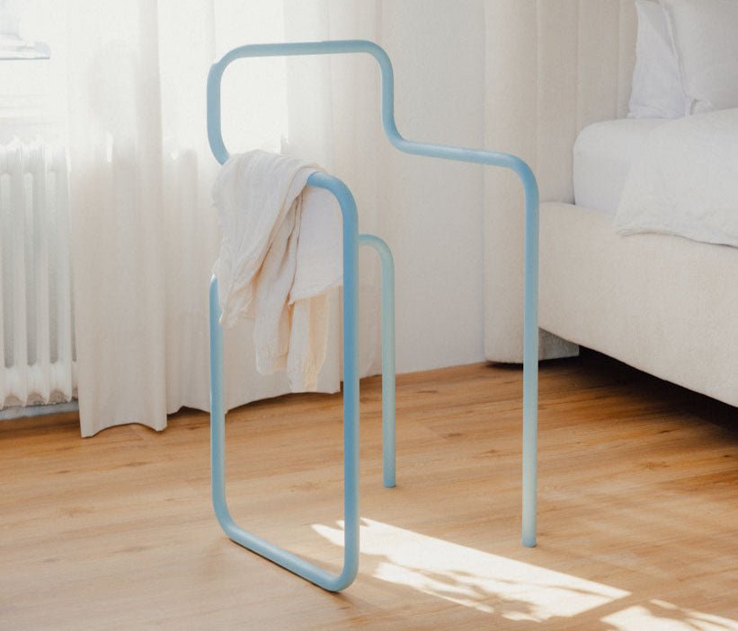 Wardrobe James – Minimalist valet stand in chair design