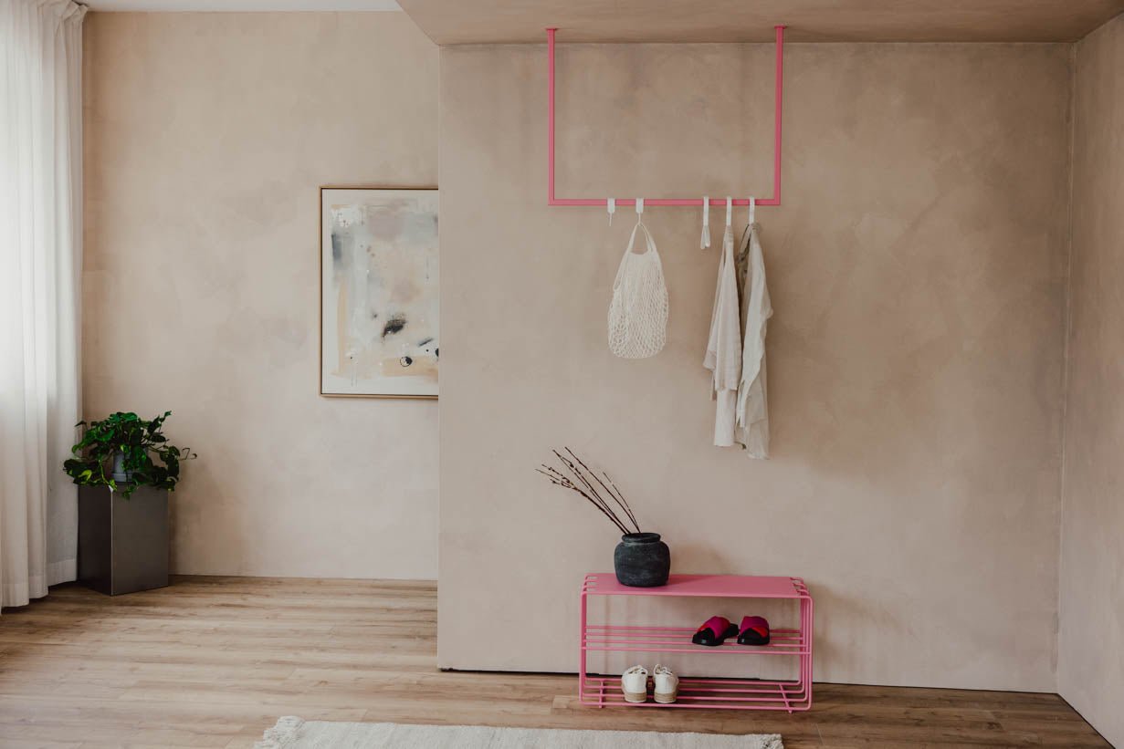 Shoe rack Neva – metal shelf with loft flair in many colors