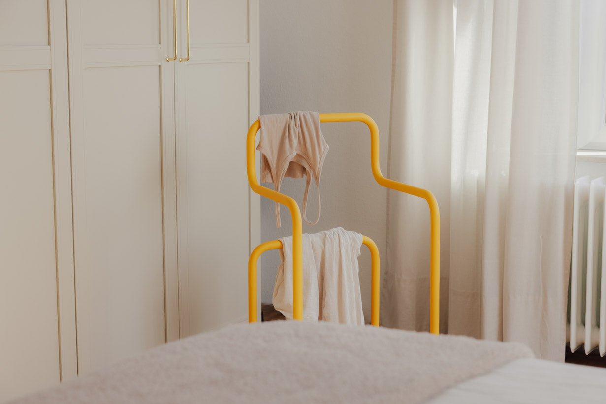 Wardrobe James – Minimalist valet stand in chair design