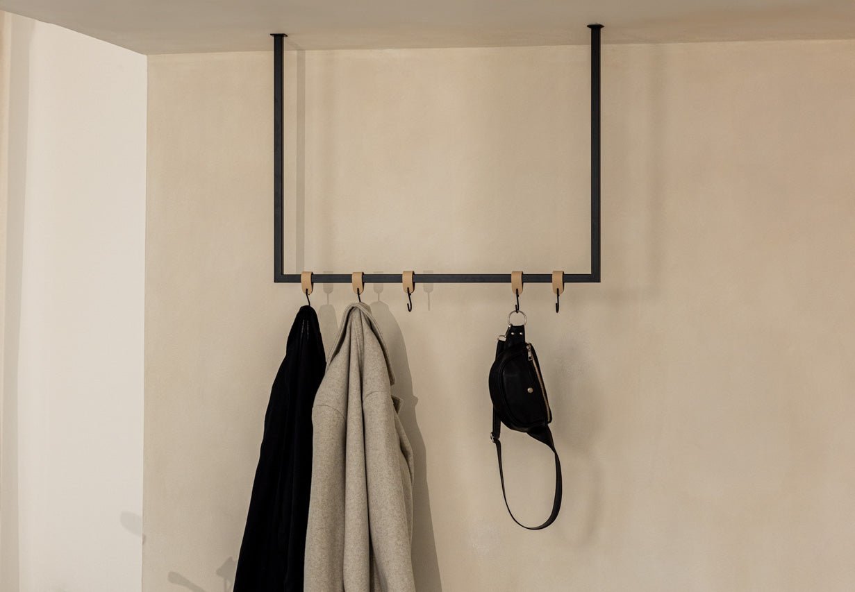 Garderobe/Kleiderstange Rubi – Hängendes Design aus Stahl